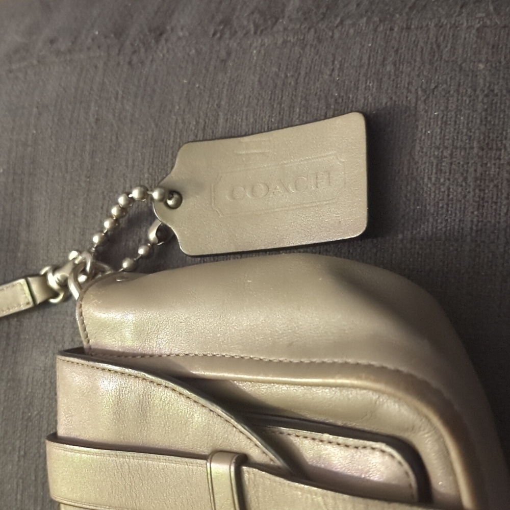 Coach - Picture 2 of 7